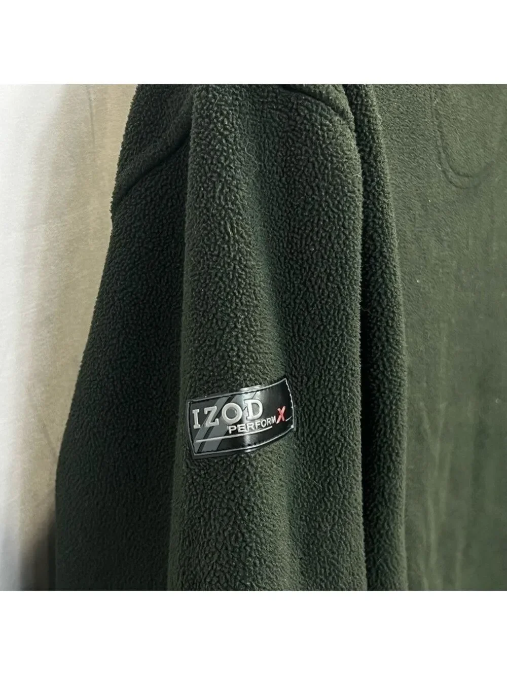 Izod men’s sportswear
